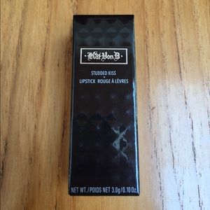 Kat Von D Studded Kiss Lipstick in Vampira